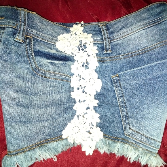 Shorts - Picture 4 of 7